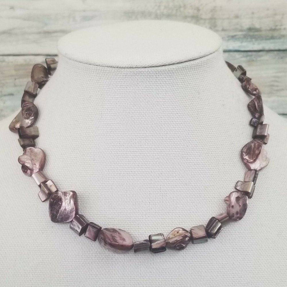 Mother of Pearl Purple Shell Necklace K16